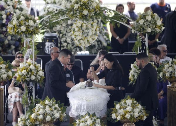 pele funeral 6 600x430 1