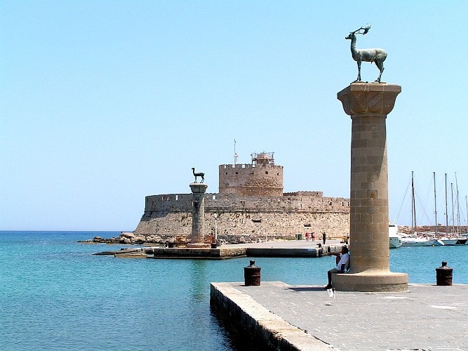 rhodos port 667x500 1