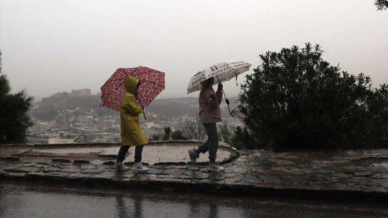 Καιρός: Ραγδαία επιδείνωση τις επόμενες ώρες με ισχυρές καταιγίδες