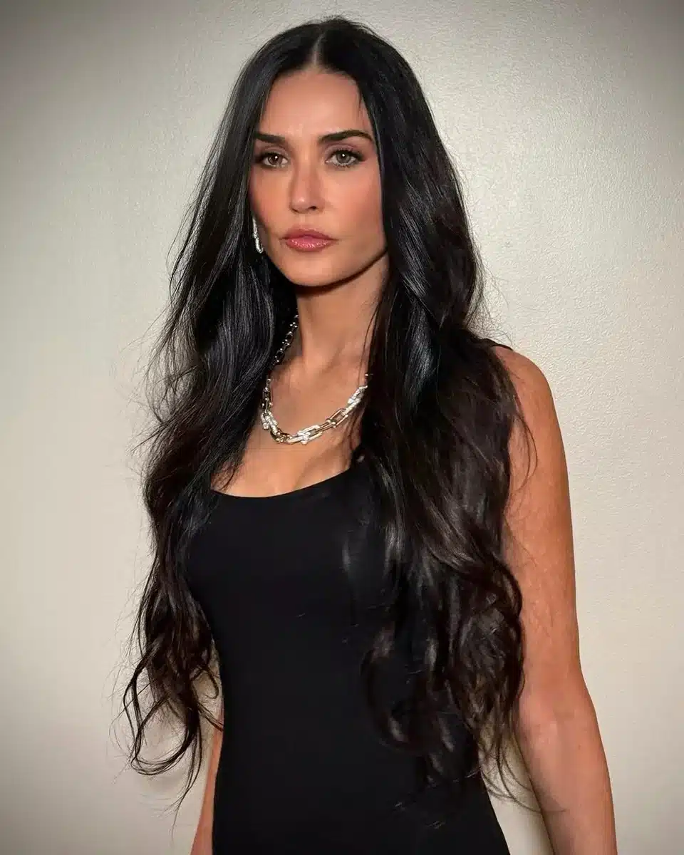 demi moore emfanisi.jpg