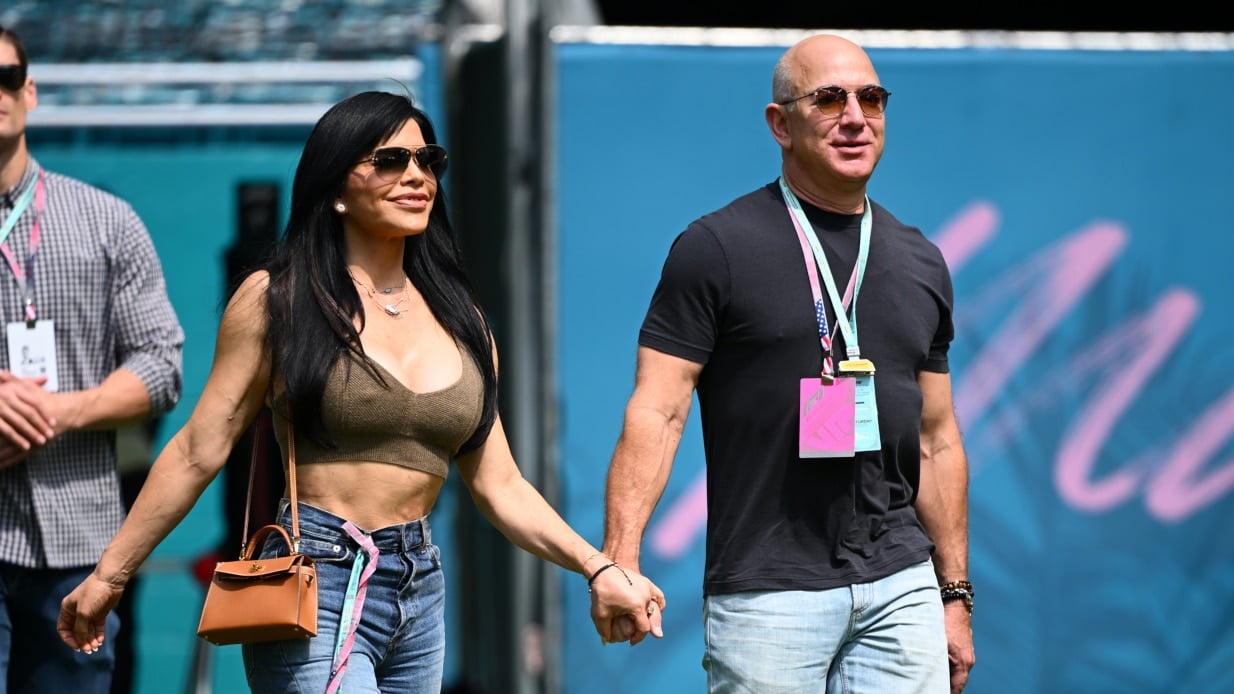 jeff bezos lauren sanchez vogue kraximo getty