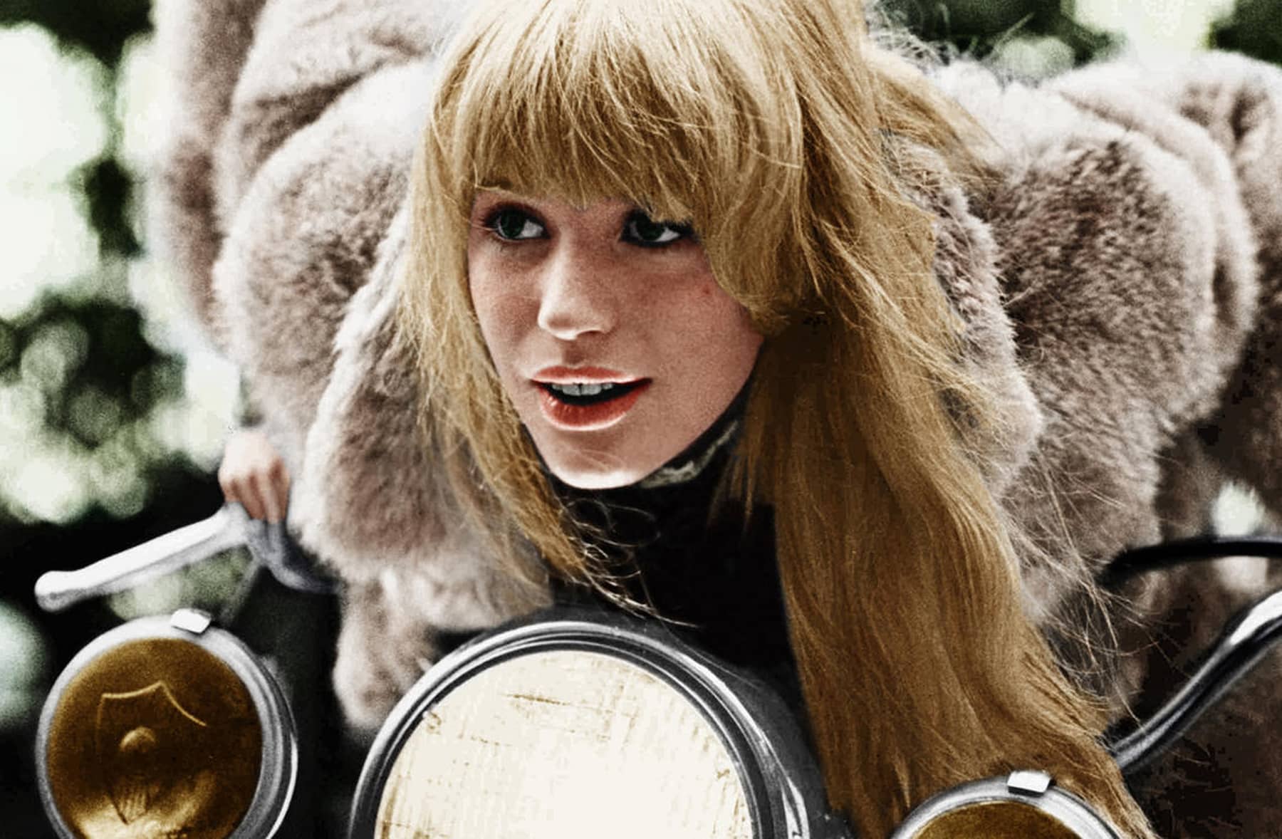 marianne faithfull 1 1800x1178 1