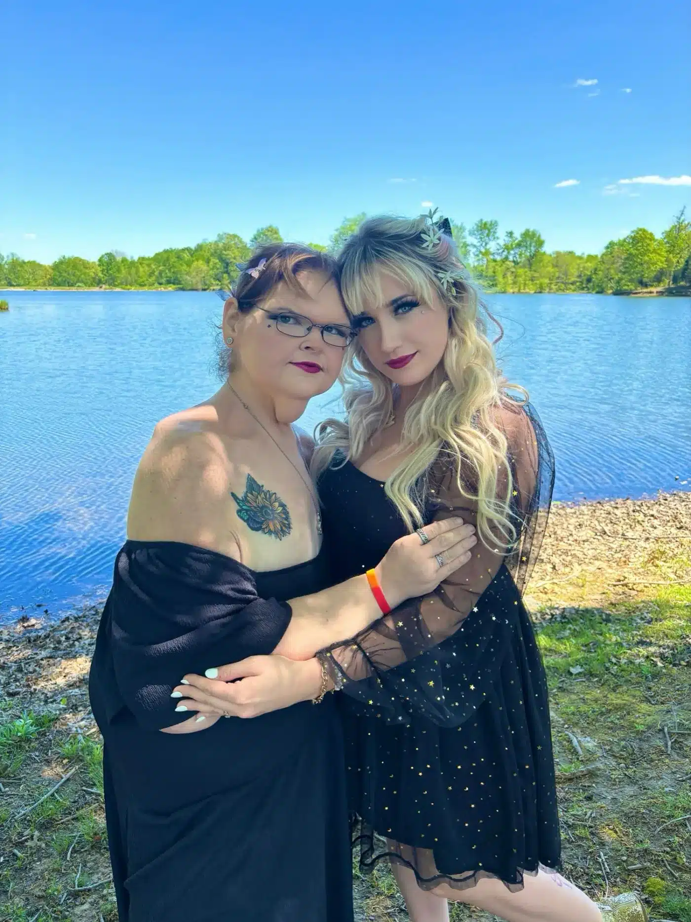 tammy slaton shows some skin in picture with her spiritual sister 2