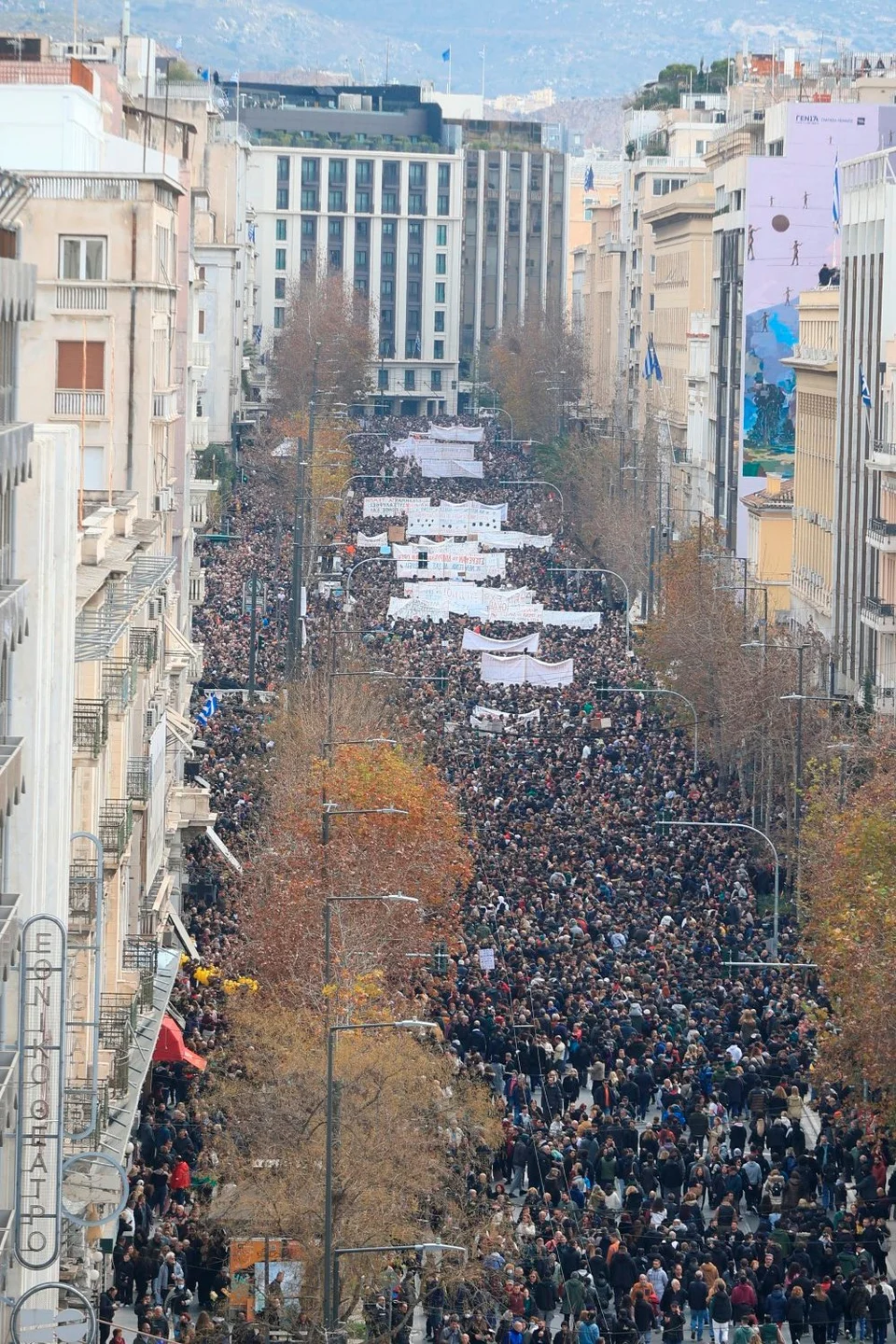 kosmosiroi syntagma mesa 0.jpg